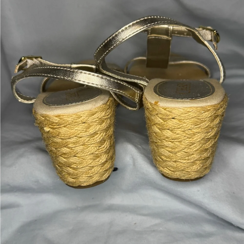 Chaps Gold Espadrille Wedge Sandals Rhinestone Strap Size 8.5